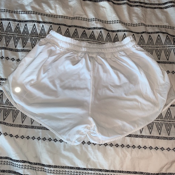 Lululemon hotty hot shorts 4” - Picture 2 of 4